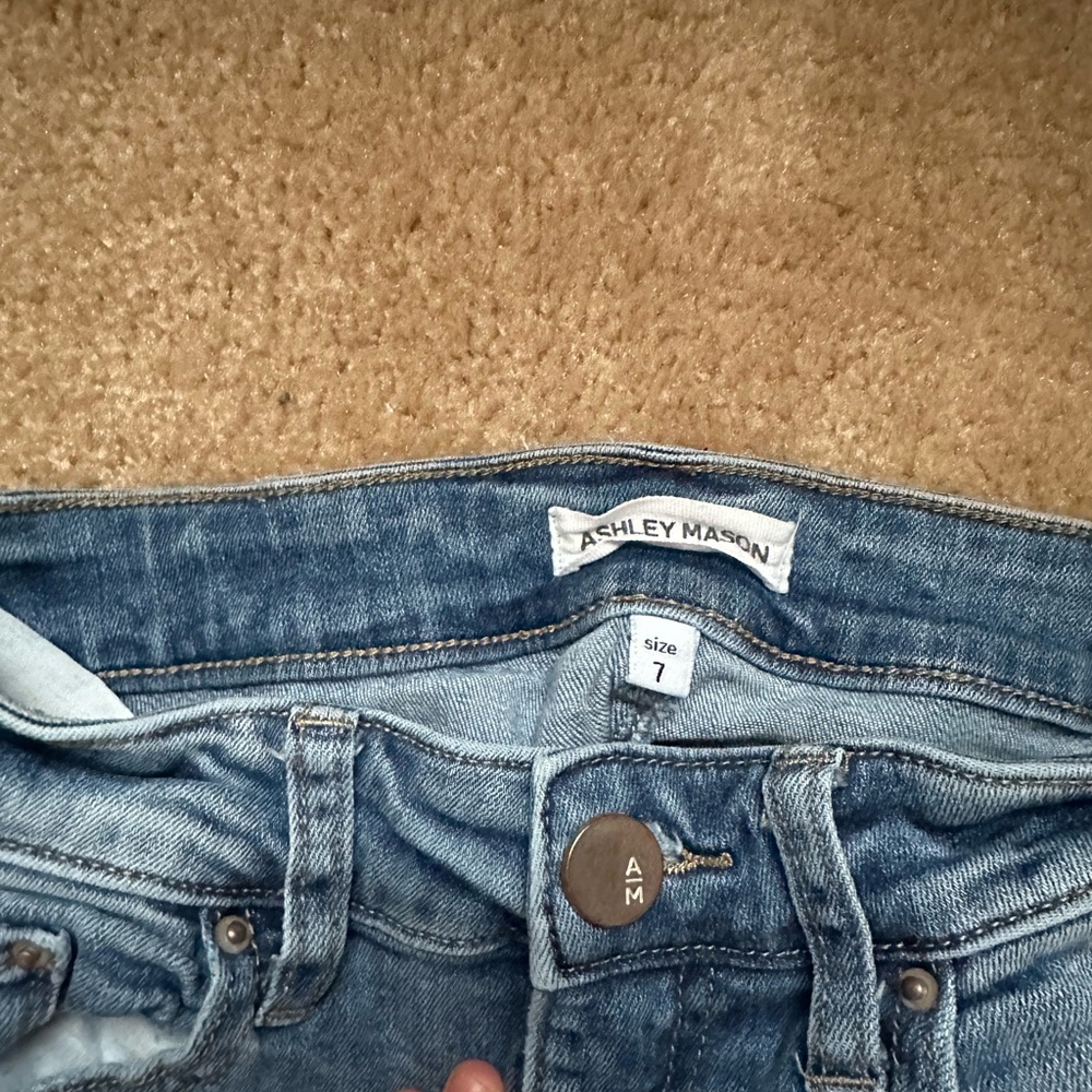 Distressed jeans - Picture 3 of 3
